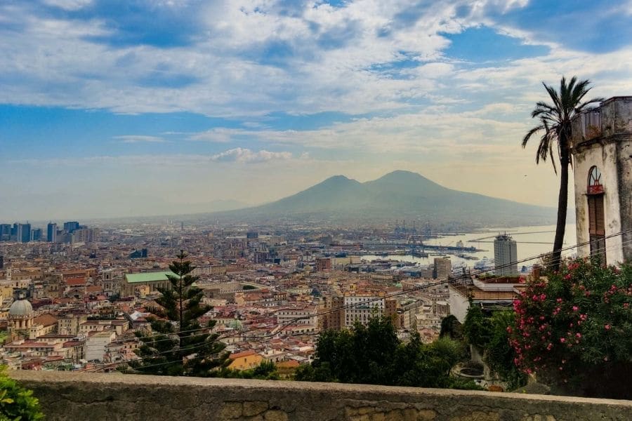 backpacking naples travel guide