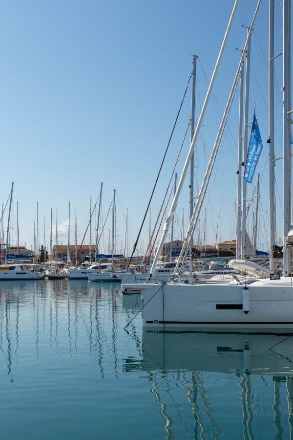 yacht cruising in Lefkada